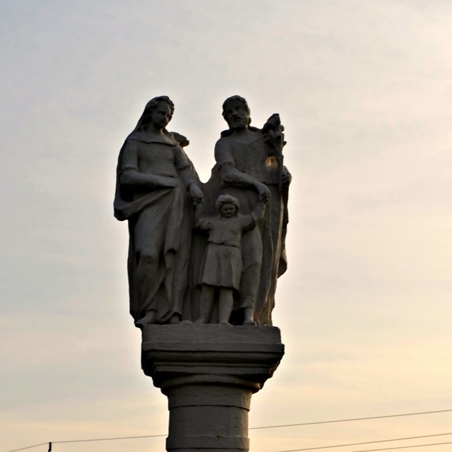 Szent Család szobor - Barbacs