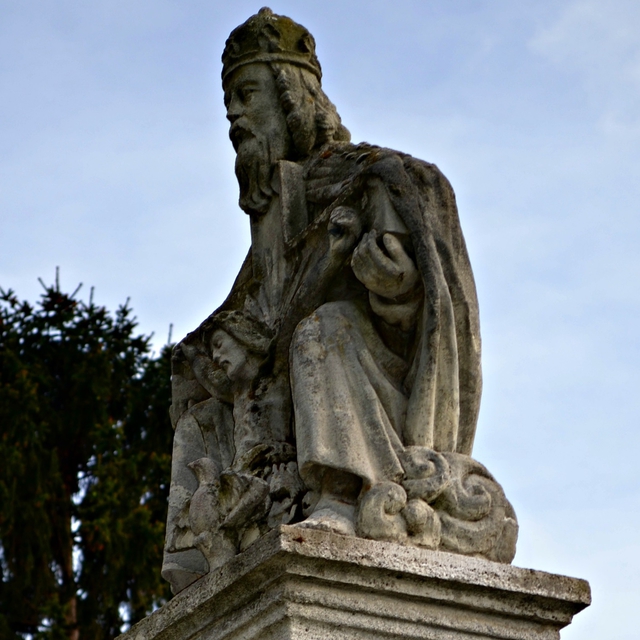 Szentháromság szobor - Markotabödöge