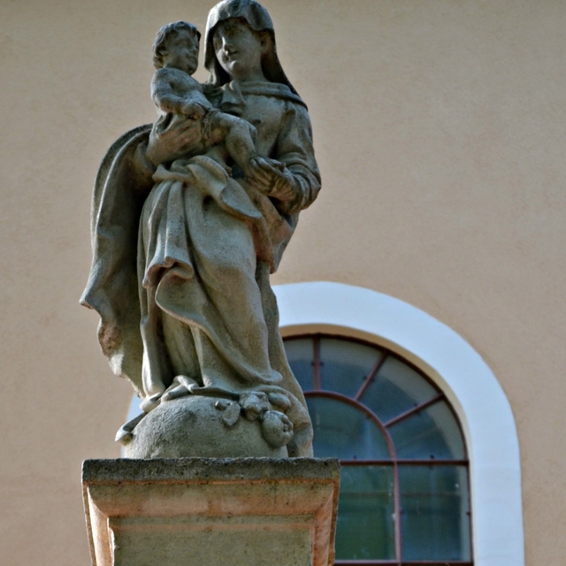 Szűz Mária szobor - Fehértó